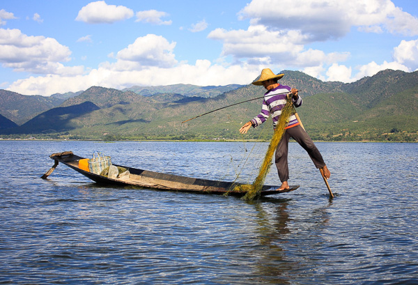 While the number of these communities is in decline, it is still quite common to come across families living and working on the water all throughout this region.